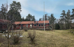 Awesome Home In Ljusterö With Jacuzzi, Ljusterö